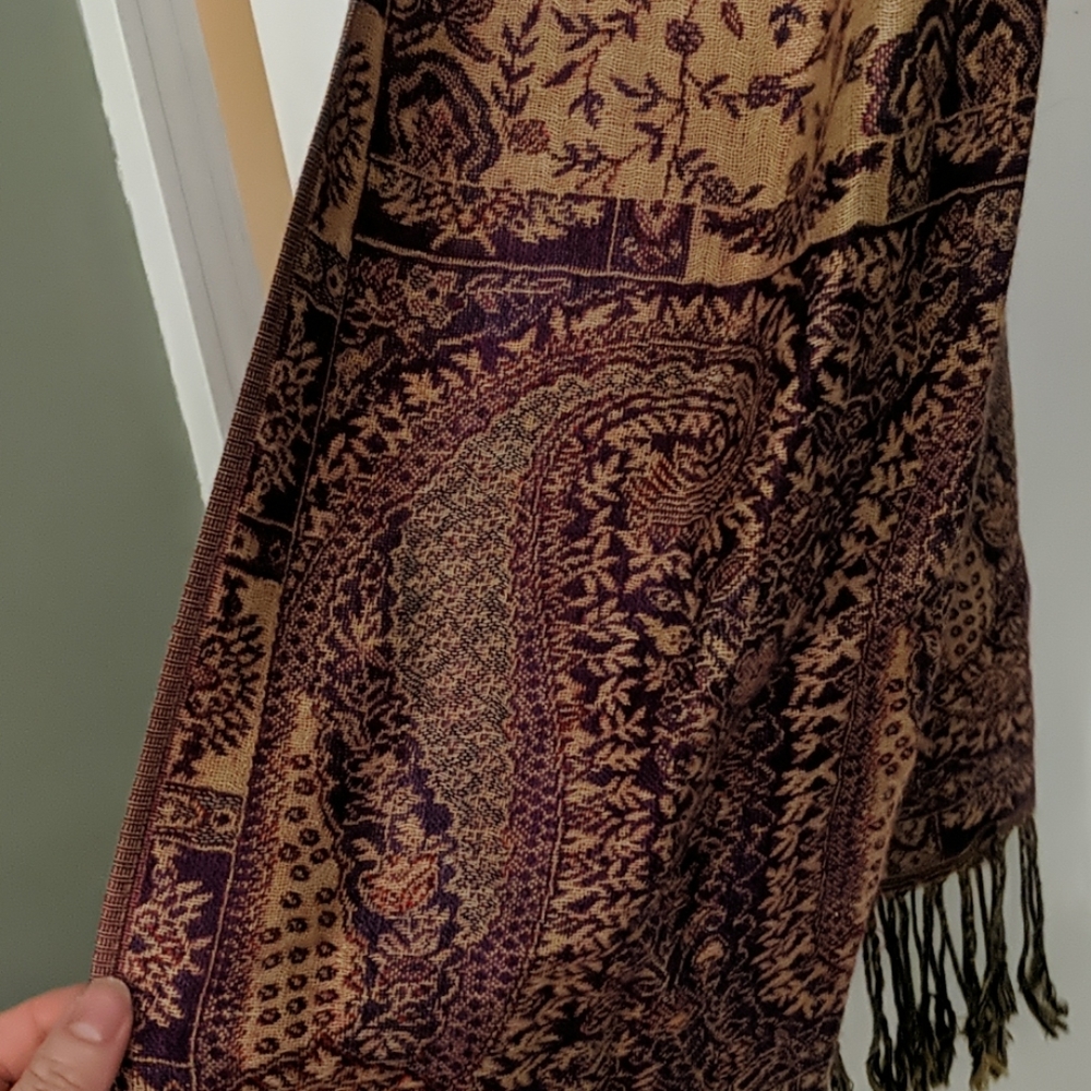 Scarf - Picture 2 of 3